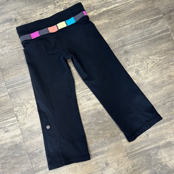 Lululemon Women‎ Size 4 Cropped Black Reversible Leggings Multicolor Waist - Picture 1 of 9